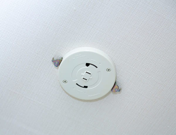 シーリングライトの設置