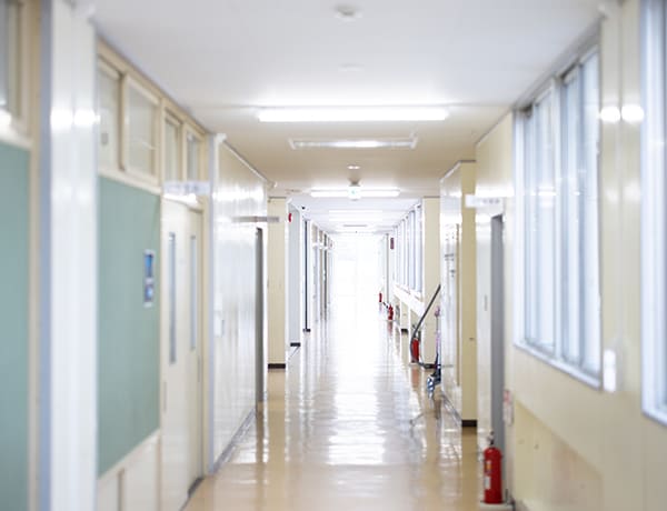 学校の内観の例